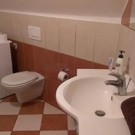 Hostel Vetrinjska *
