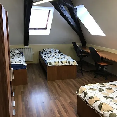 Hostel Vetrinjska *